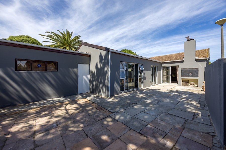 3 Bedroom Property for Sale in Table View Western Cape